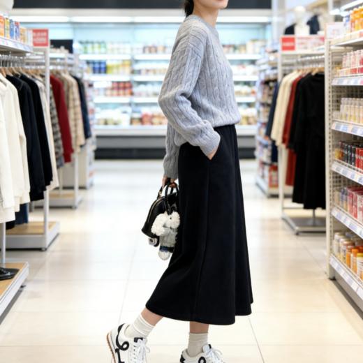 【超模君严选 MIMO醋酸羊毛裙】六片剪裁显瘦，立体加绒垂顺有型 ，手感软糯 温暖舒适 商品图4