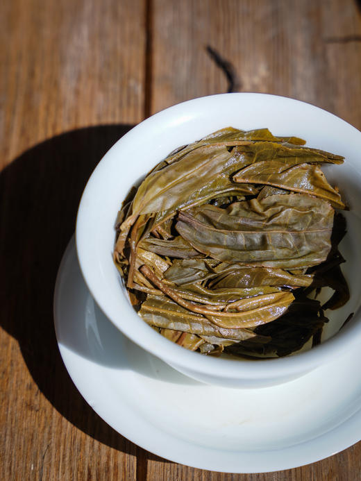 【大漆树春尖】2015年春茶秘境好茶！易武大漆树春尖 藏在麻黑里的回甘王，357克/饼 商品图3