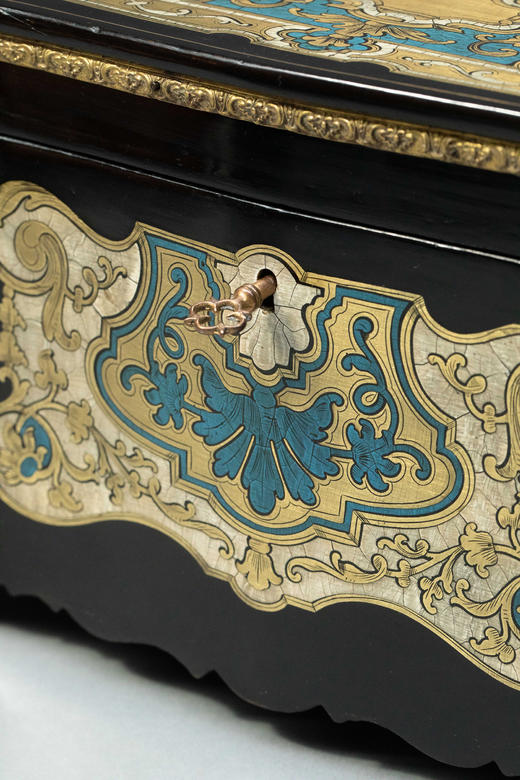 独角鹿西洋古董1850-1870年代法国拿破仑三世时期出品铜鎏金精雕底座装饰古典卷叶纹布勒镶嵌黑漆木雪茄及茶叶盒 商品图7