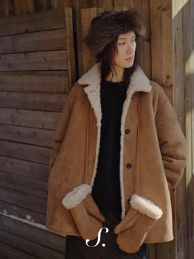 shyshystill/shy202510058/驼色两面穿羊毛皮毛一体自带手套翻领外套
