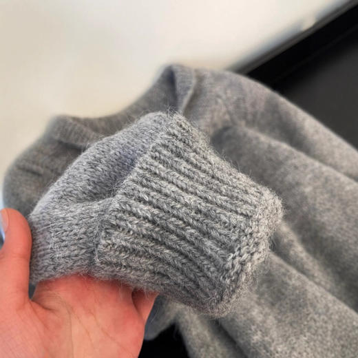 【慵懒风牛角扣毛衣】灰色翻领毛衣 早春装大码胖mm插肩袖正肩显瘦针织衫 商品图2