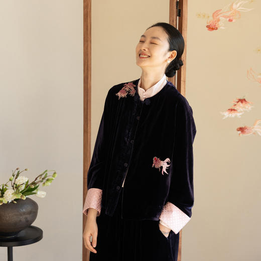 牧衣游原创 丝绒手工刺绣外套新款气质东方文艺复古中式开衫 青川 商品图0