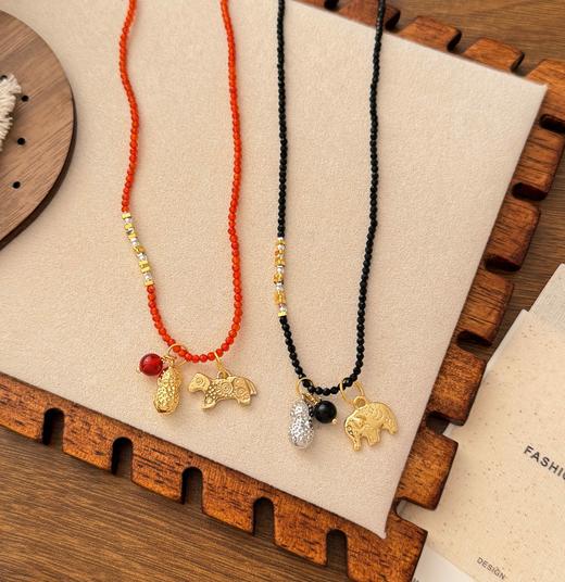 【马年饰品合集】新的一年财运拉满🔥无法抗拒的可爱招财小马🐎寓意着财源滚滚、马上有💰 ✅三个款式可选，每款都藏着 “马上有钱” 的好彩头🐎 商品图2