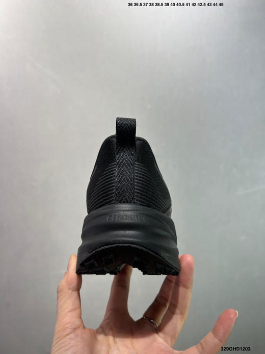 点此购买 迪桑特旋钮系列男女款LAVITATE WIRE 3.0缓震回弹运动鞋 98 340118 商品图4