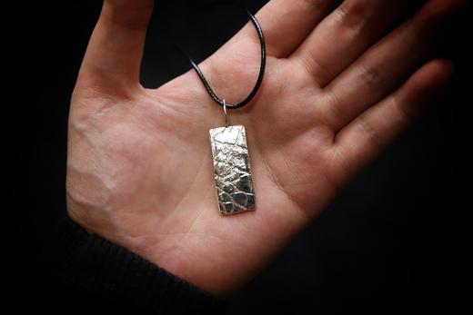 CHEZ BOQUE 覆盖系列原创手工925银织物肌理吊坠《淡影》 商品图0