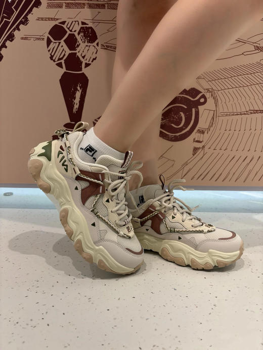 点此购买 斐乐猫爪5代男女款老爹鞋运动鞋 dx 340125 商品图8