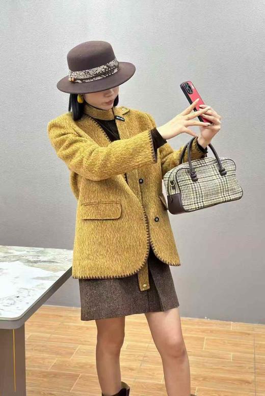 74WT21153#贝型针MiuMiu飘带外套 商品图3