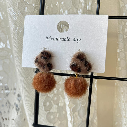 秋冬毛绒银针耳环-纪念日百货门店同款168445038 商品图3