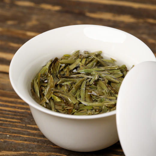 广诚行 2024年金砖银针饼茶100g 商品图5