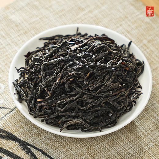 【春季茶礼】茶叶 正山小种  茶叶礼盒 武夷红茶 一马当先 茶饮 五虎 250g 商品图2