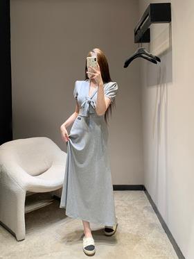 只可换码！不可退！缪缪 26Ss早春新款 绑带蝴蝶结灰色连衣裙（DQJ*MM）