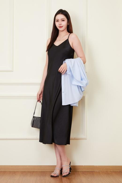 Le Malene 气质防晒衫垂坠缎面吊带裙套装 22033 商品图4