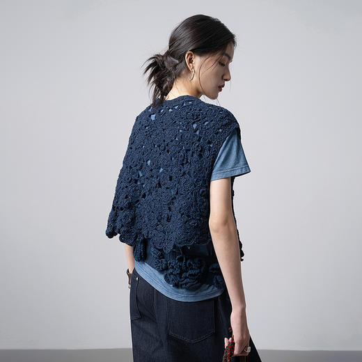 【林栖设计小店】（预售15天发货）手工钩花|植物染镂空肌理复古优雅2026春新款毛织马夹1961213 商品图6