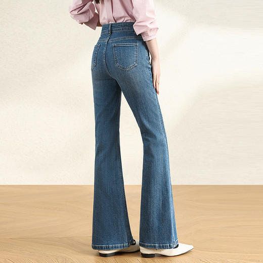 「自」全新升级【铂金会员165/天猫219/差价54】(13923)洛诗琳气质显瘦微喇牛仔裤2026春季新款修身高腰时尚马蹄裤 商品图3