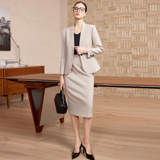 IWY/高级感职业西装套裙女长袖西服包臀裙正式场合两件套通勤装CS2734 商品图1
