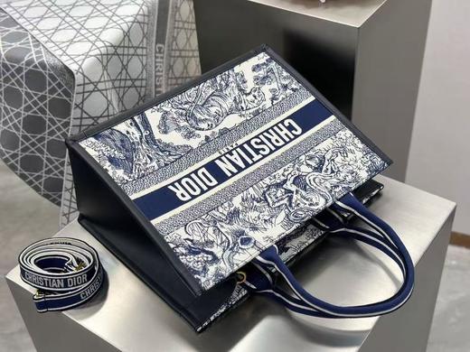 迪奥  Book Tote 新款配皮托特 蓝老虎 动物园 小/中号（LZ） 商品图4