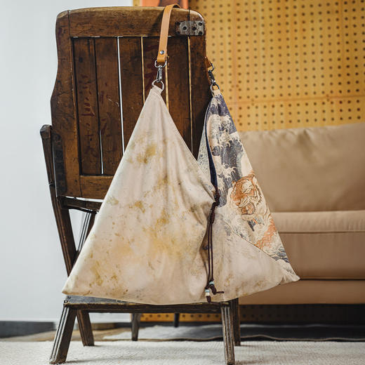 马登复古手提三角挎包大容量单肩通勤出行轻便腋下托特包包女士春 商品图0