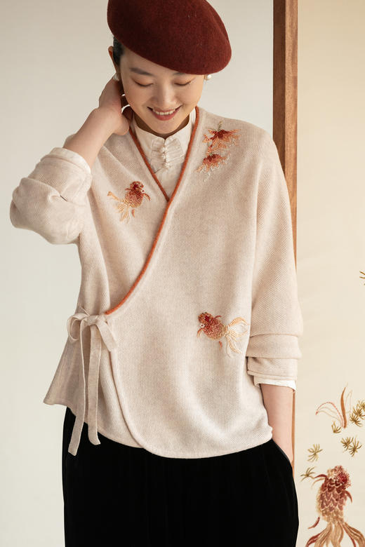 牧衣游原创 羊绒混织手工刺绣毛织外套软糯轻盈系带开衫 好时节 商品图5