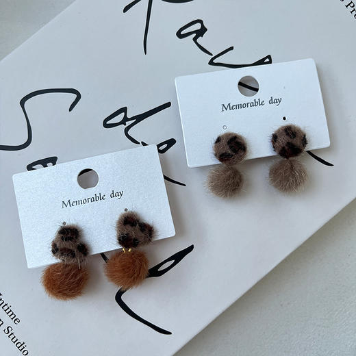 秋冬毛绒银针耳环-纪念日百货门店同款168445038 商品图1