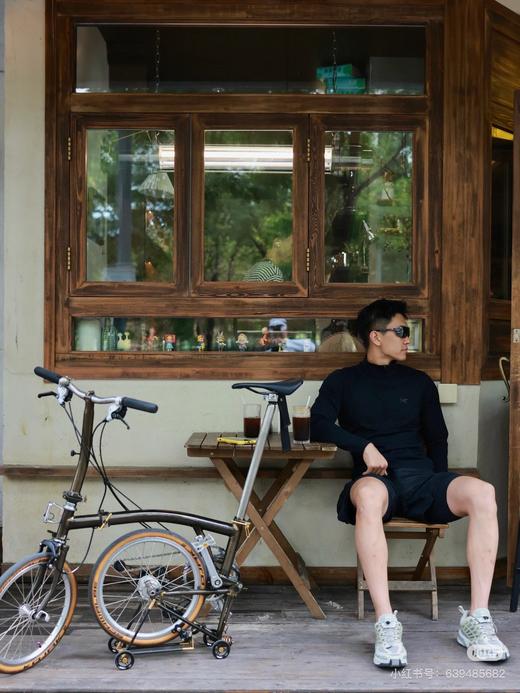 一店d 🐦𝐑𝐡𝐨 𝐥𝐭 𝐳𝐢𝐩 𝐧𝐞𝐜𝐤
半拉链➕圆领两个系列一起来安排 男女情侣款 火爆整个户外圈儿的保暖层，内里微薄绒的15°左右单穿足够保暖！ 商品图11