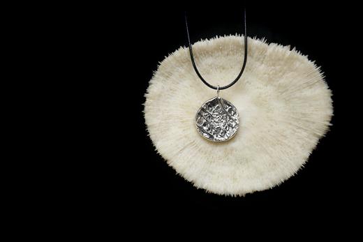 CHEZ BOQUE 覆盖系列原创手工925银织物肌理吊坠《落日》 商品图3