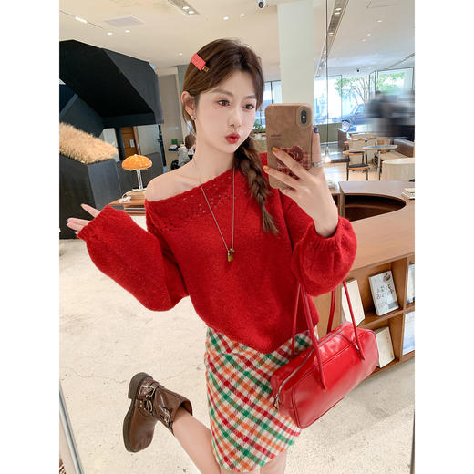 <曾小咸推荐>现货秒杀 ！微信超特价！韩系露肩毛衣 日常179.99 立减90 秒杀89.99！！ 商品图1