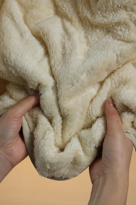 雅鹿线下专柜级品质❗亏本价出❗ 【雅鹿石墨烯羊羔绒男士马甲】 石墨烯蓄热科技，⁭循环锁住温暖 ✅内里加厚加绒保暖又细腻 ✅立领设计，可牢牢锁住温度 商品图4