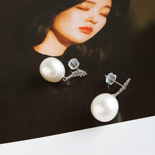 【天然正品】AU750白金镶钻镶天然近完美约14.0*12.2MM澳白海水珍珠耳坠26.5*12.3*12.3MM（皆取最大值）311225NJM46 商品图4