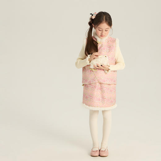 艾摩贝贝女童拜年服  2025冬款儿童新中式提花马甲加绒缎面国风背心套装 商品图6