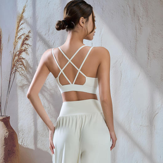 【限时秒】YOGACODE【火树银花系列】瑜伽内衣女带胸垫裸感交叉美背一体式运动内衣健身文胸DWC116112 商品图4