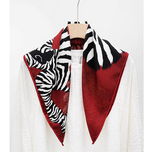 雀说 本命年小马红色真丝羊毛方巾sm6565 商品图3