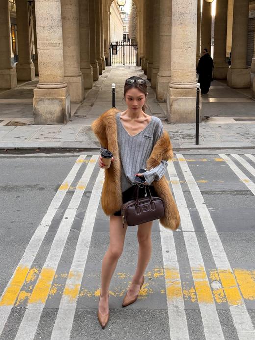 只可换码！不可退！缪缪   25FW秋冬新款 羊毛羊绒混纺V领毛衣（DQJ*MM） 商品图8