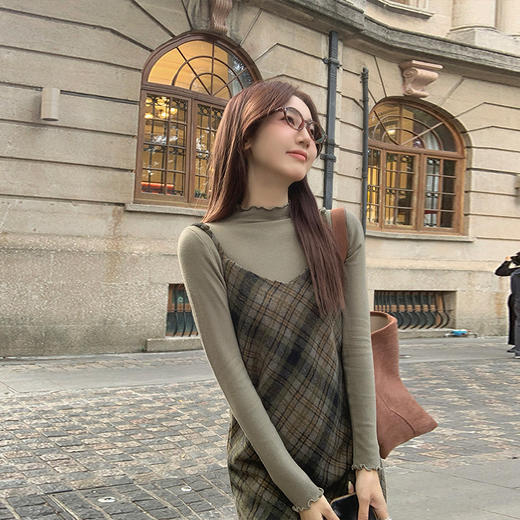 西遇格纹吊带连衣裙女2026年春季新款温柔风复古设计感别致吊带裙SS060096 商品图2