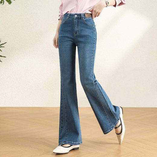 「自」全新升级【铂金会员165/天猫219/差价54】(13923)洛诗琳气质显瘦微喇牛仔裤2026春季新款修身高腰时尚马蹄裤 商品图0