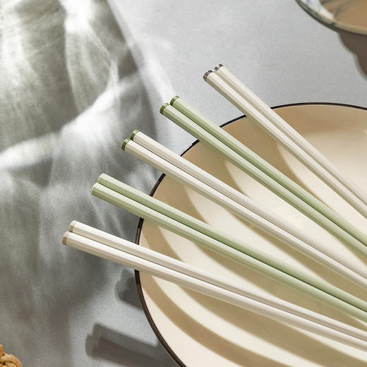 摩登主妇抗菌合金筷家用高档2026新款一人一筷防滑防霉耐高温筷子 商品图0