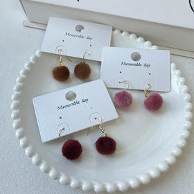 复古风新款毛球耳环耳钩-纪念日百货门店同款168445054