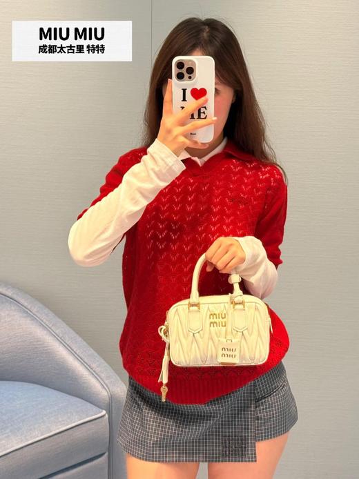 只可换码！不可退！缪缪 26Ss早春新款 红色山羊绒针织POLO衫（DQJ*MM） 商品图5