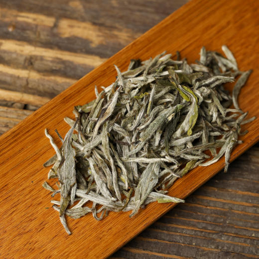 广诚行 2024年金砖银针饼茶100g 商品图3