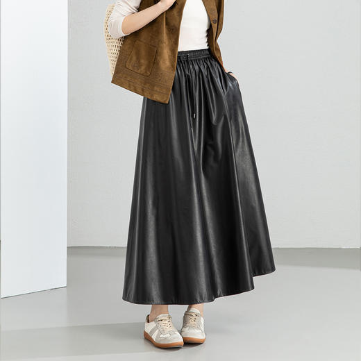 百媚生  pu皮半身裙女春季中长款百褶皮裙BC66077 商品图2