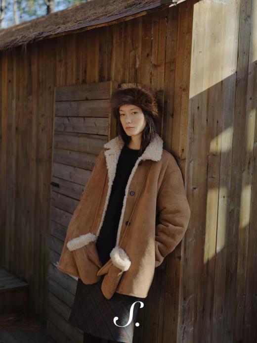 shyshystill/shy202510058/驼色两面穿羊毛皮毛一体自带手套翻领外套 商品图4