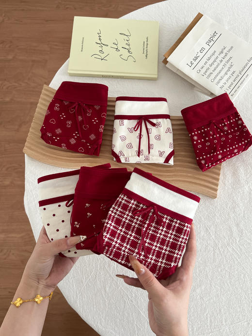 【新年当穿红】蝶安芬红色三角内裤3条装FC3928 新婚内裤 软糯柔软95%棉面料10A级抑jun舒爽透气 包臀版型 不移位不卡档 商品图3