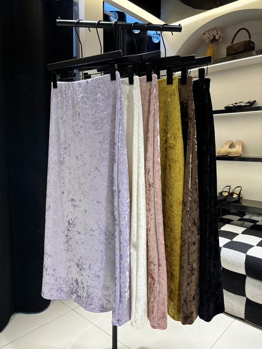 抢疯啦❗️南油出品❗️富婆新中式绝美穿搭【AUChris新中式半裙合集】🔺东方美学天花板‼️年底大杀四方的战袍合集，🌸面料华贵，做工精湛，妥妥的国风美人，重工定制！ 商品图3