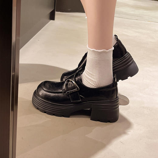 经典鲨2026春专柜新品百搭黑色4.5cm中粗跟通勤乐福鞋单鞋女KW230-617051 商品图6