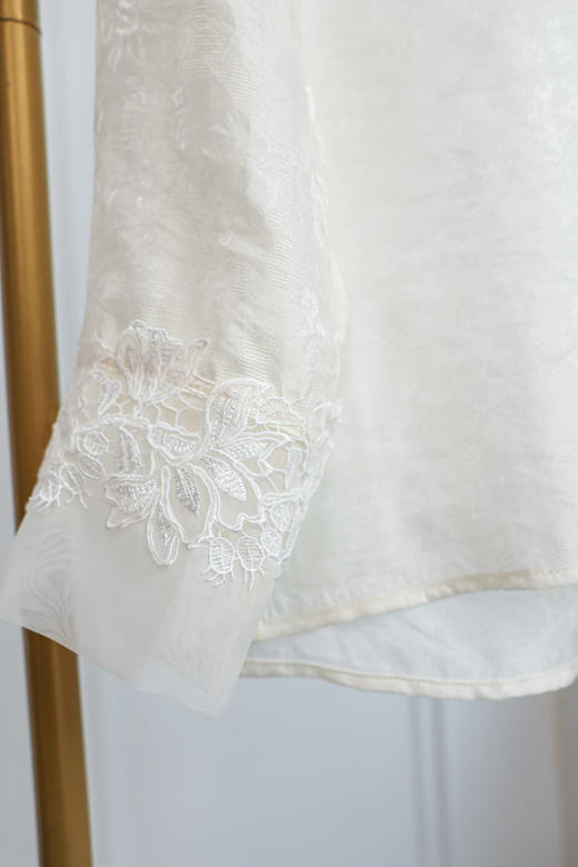 东方栀白|仙气重工蕾丝袖口上衣 商品图3