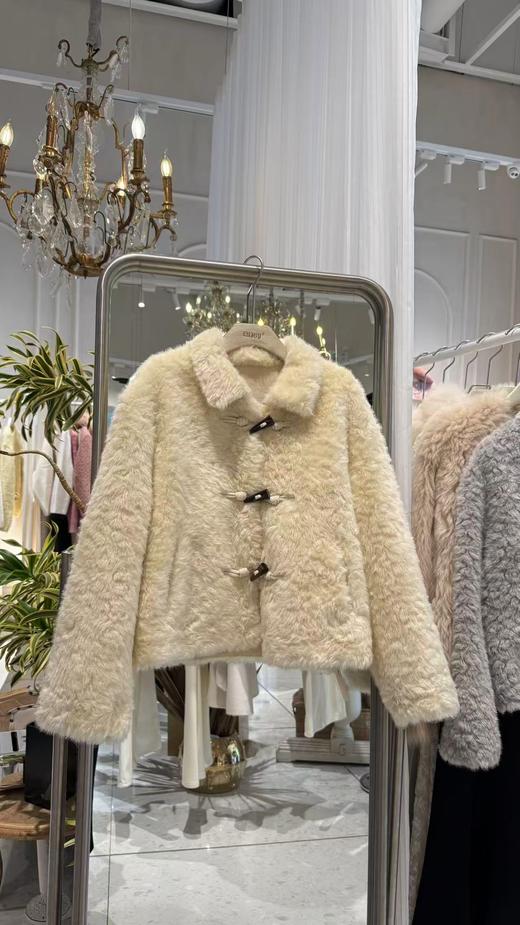 【门店同款】ENJOY冬季“暖冬软糖”翻领牛角扣配包外套 168046133 商品图0