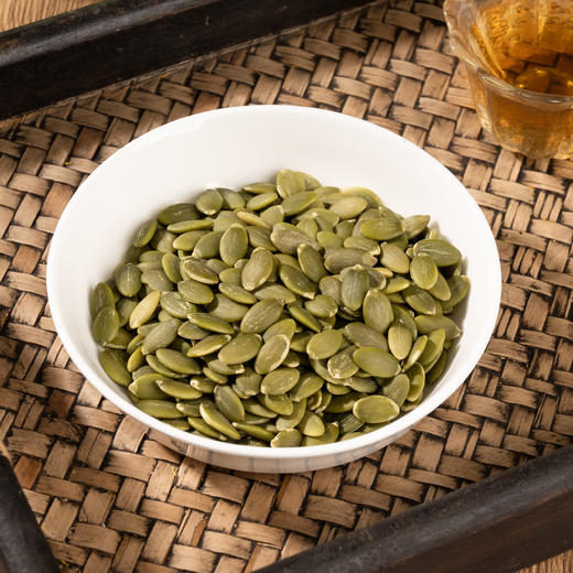 【酥脆甘甜，全家都爱】南瓜子仁 原生饱满 · 营养满格 · 香脆不腻 富含锌、镁、铁、磷、钾等矿物元素 百搭吃法 好吃不腻 无添加更安心 200g/罐，400g/罐 商品图5