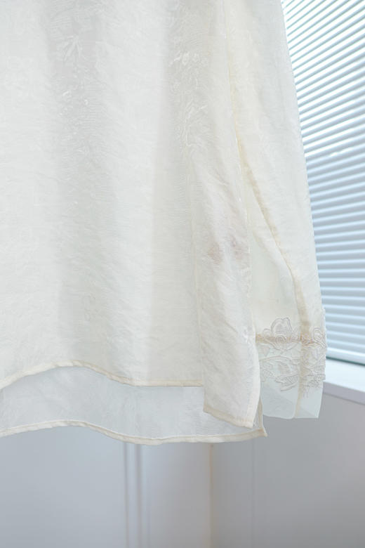 东方栀白|仙气重工蕾丝袖口上衣 商品图2