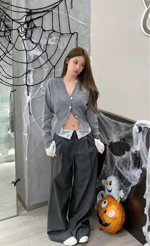 一店k 啊啊啊！甜酷蕾丝杀疯了！！真的太美了！我真是爱了又爱啊！ V领+短款收腰版型，超显比例超显瘦！对小个子姐妹更是超友好！ANN新款蕾丝拼接收腰针织外套 商品图2