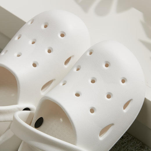  儿童洞洞鞋轻便一脚蹬休闲沙滩鞋包头拖鞋 商品图1