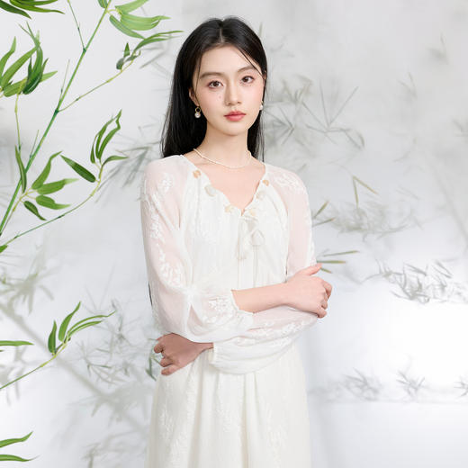 三彩【舒月观风】2026春季新款新中式连衣裙绣花九分袖长裙C 商品图1